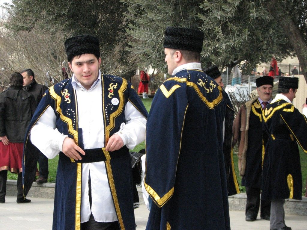 رسوم مردم آذربایجان : لباس سنتی مردان آذربایجان