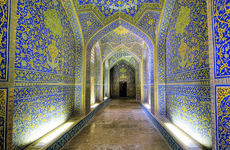 اصفهان : مسجد شیخ لطف الله ، یادگار شاه عباس اول صفوی