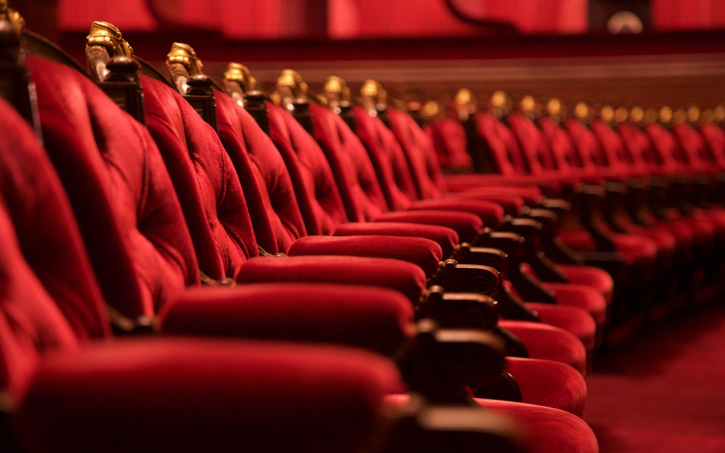 لاپرل تئاتر آبی : قیمت و زمان رزرو بلیط لا پرل