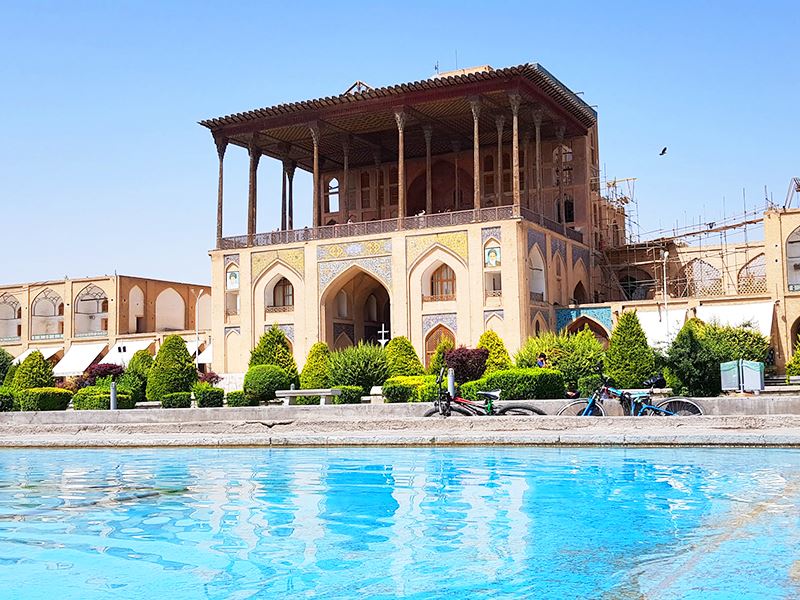 اصفهان : عمارت عالی قاپو، شاهکار معماری دوره صفوی