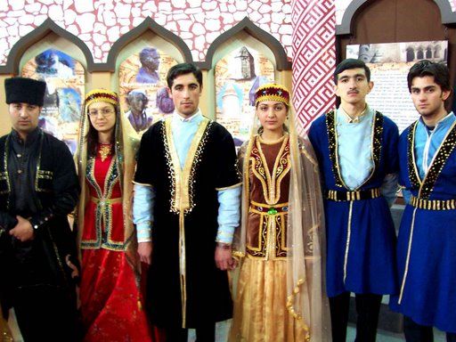 آداب و رسوم مردم آذربایجان : سلام و احوال پرسی