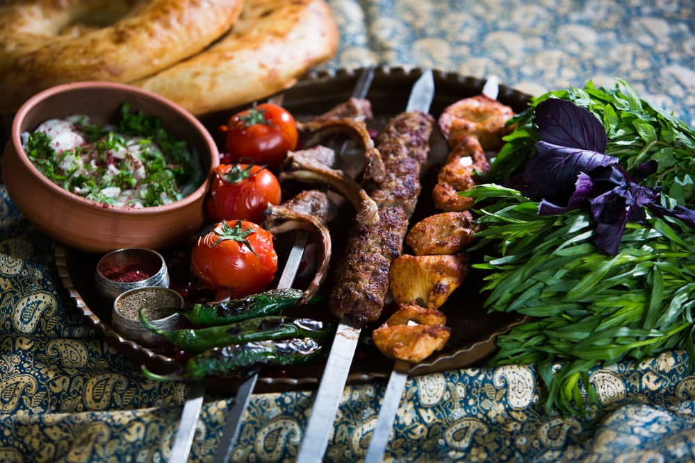 غذای سنتی کشور آذربایجان : غذا، یکی از جاذبه های چشم نواز آذربایجان