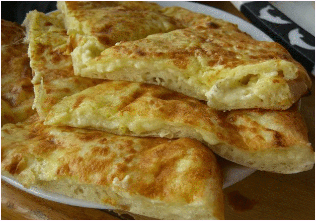 گرجستان : خاچاپوری (نان پنیر گرجی)