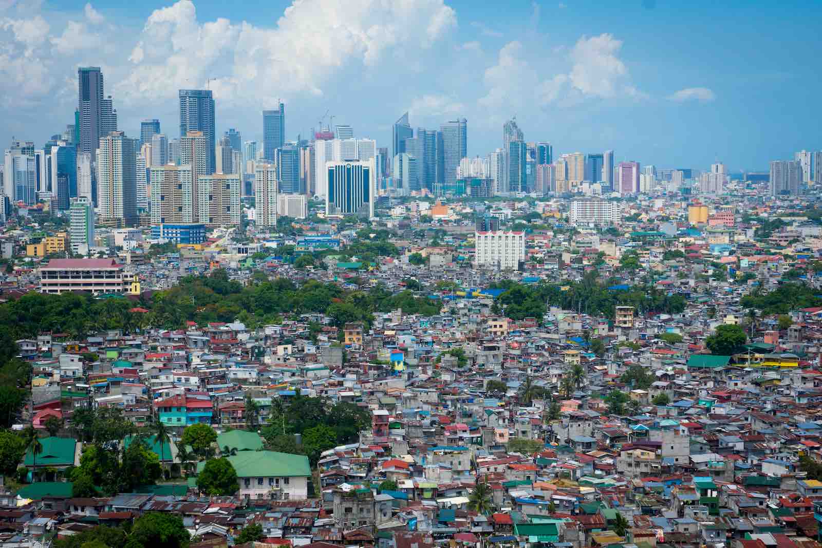 فیلیپین مکان پربازدید اینستاگرامی : فیلیپین، کشوری جزیره ای است که در اقیانوس آرام غربی واقع شده است. این کشور به خاطر داشتن 7000 جزیره ی استوایی خود، یکی از طولانی ترین خطوط ساحلی دنیا را به خود اختصاص داده است.