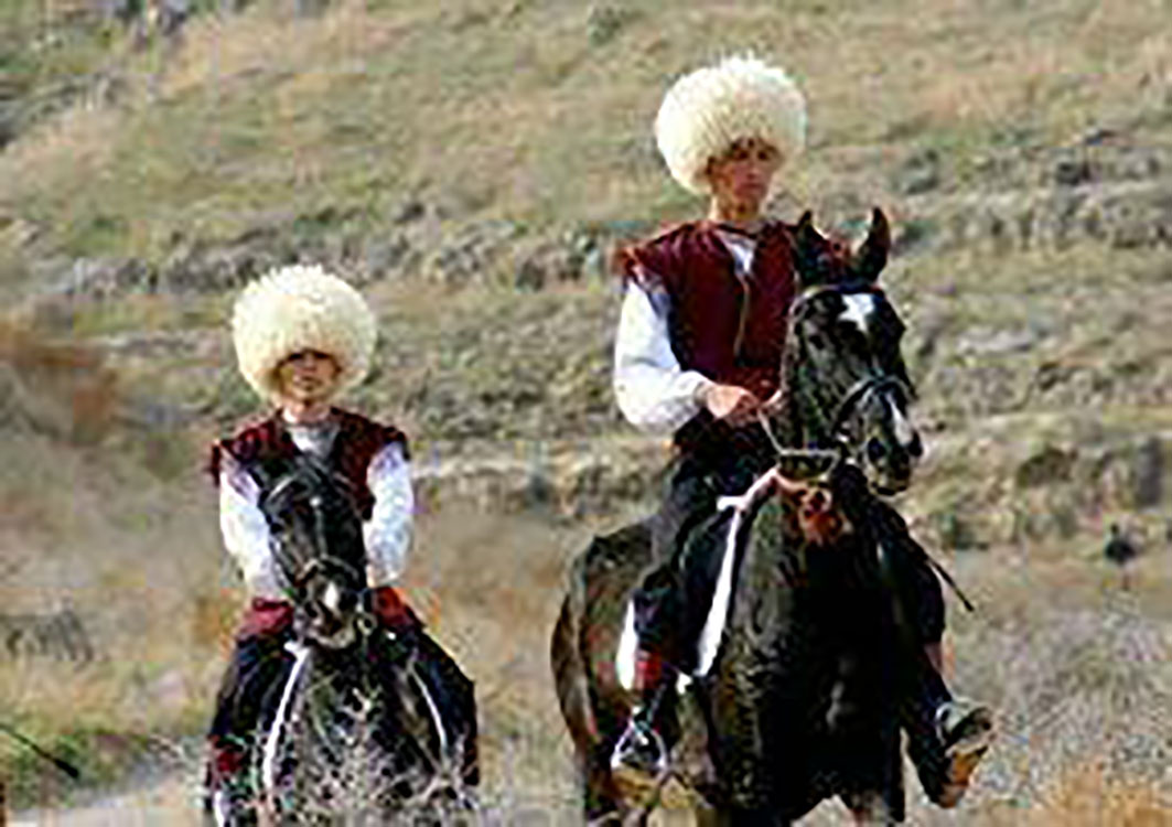 لباس سنتی قوم ترکمن : تلپک، معروف ترین کلاه مردان ترکمن