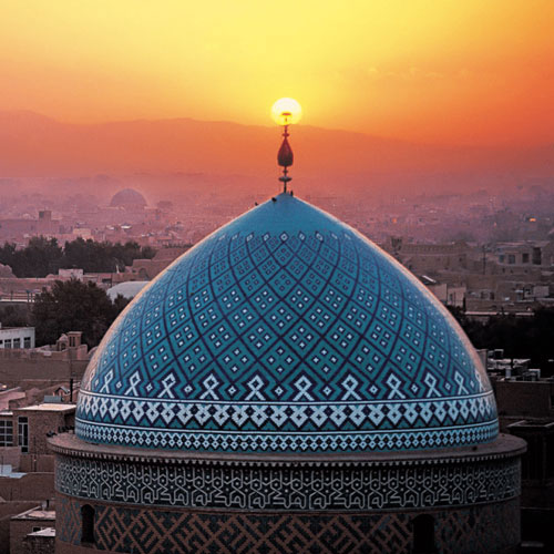 عکس زیبایی از فراز گنبد مسجد جامع یزد که نشنال جئوگرافیک از غروب شهر یزد منتشر کرد