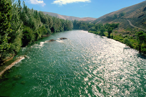 اصفهان : زاینده رود ، بزرگترین رود ایران